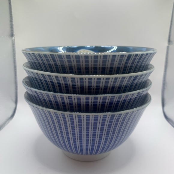 Rice Bowls 4 Japanese Fish Painted. Excellent condition. 3” tall, 6” wide. - Picture 5 of 13